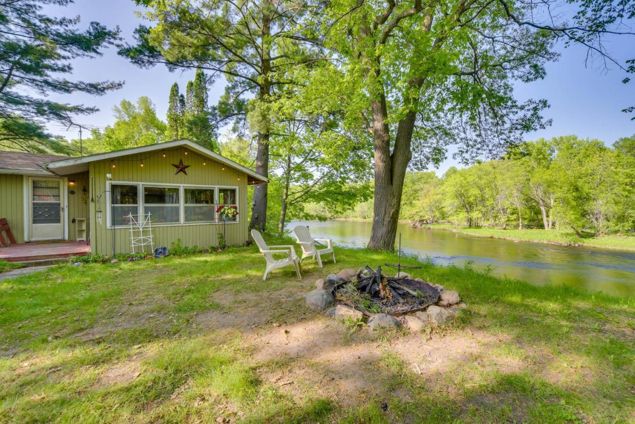 Riverfront Nature Getaway Near Downtown Pine City! Villa Exterior photo